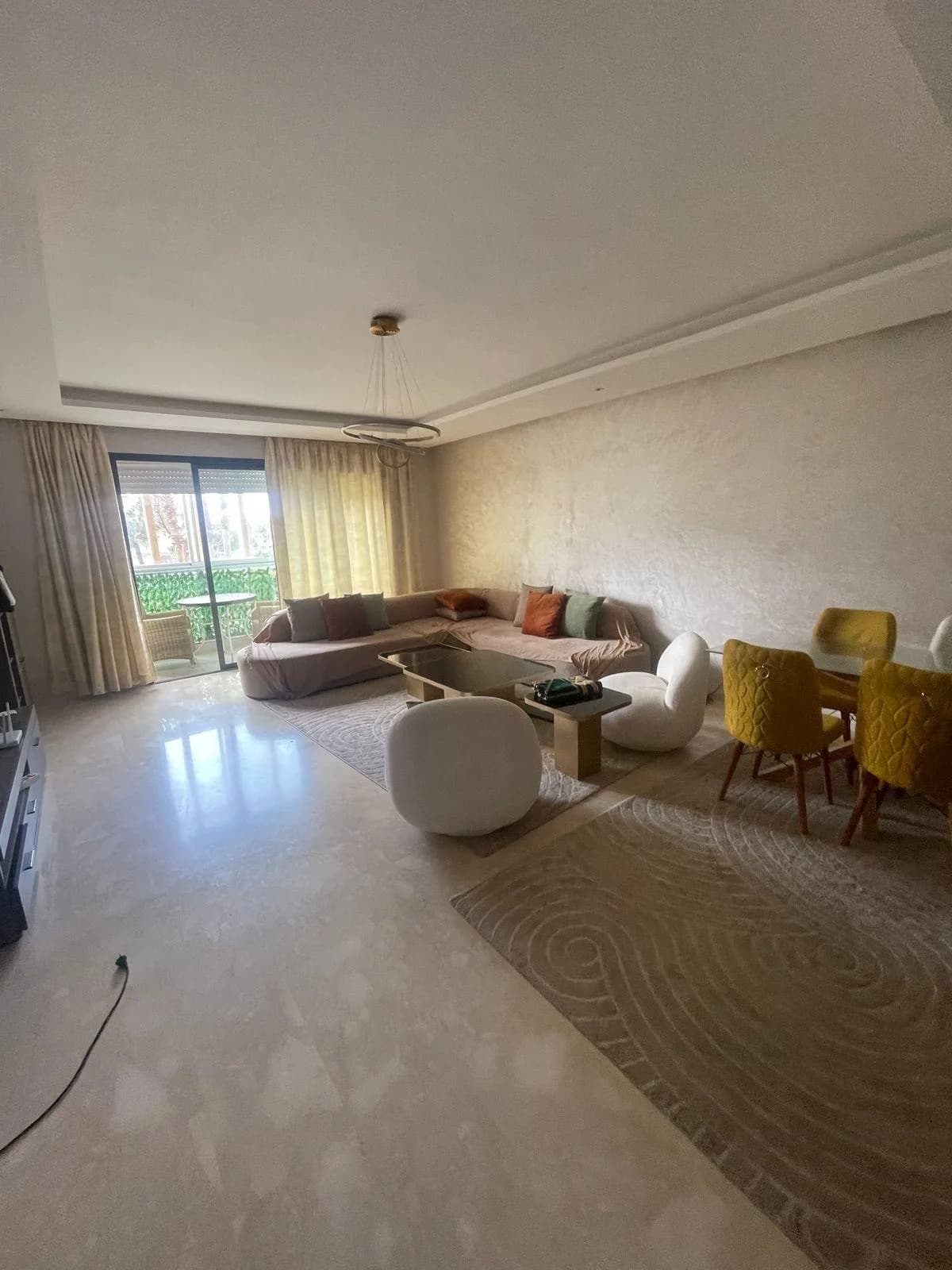 Malaga à Hay Riad Rabat — salon et salle à manger