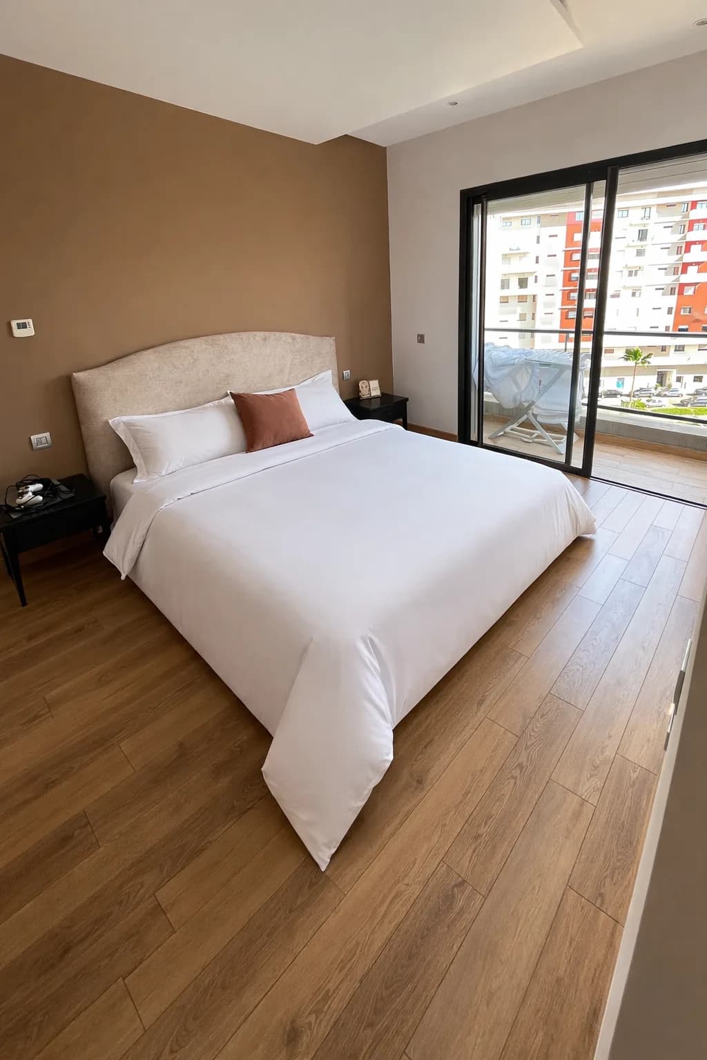 Prestigia Arena — chambre principale, vue alternative