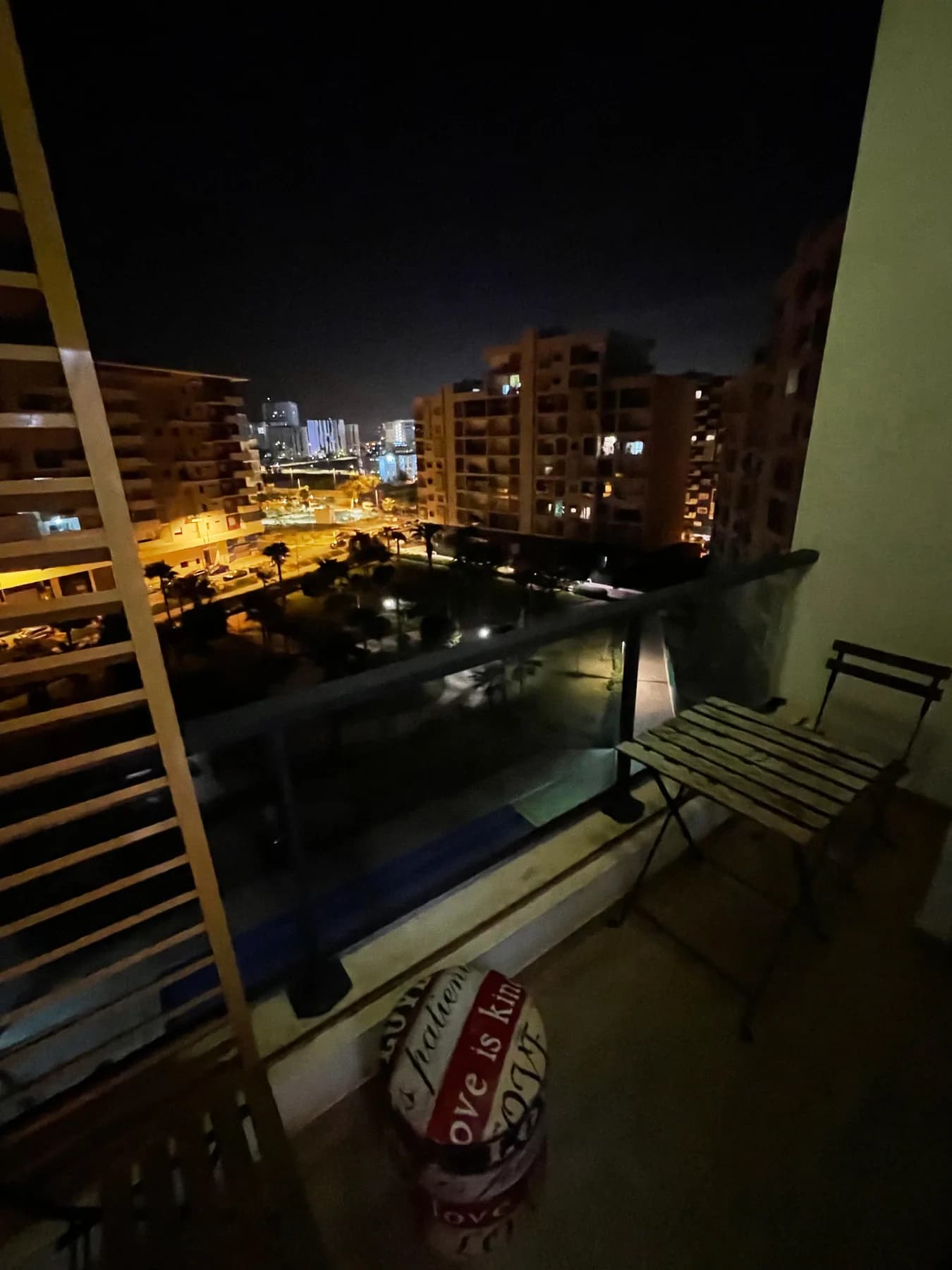 Prestigia Arena — balcon et vue extérieure