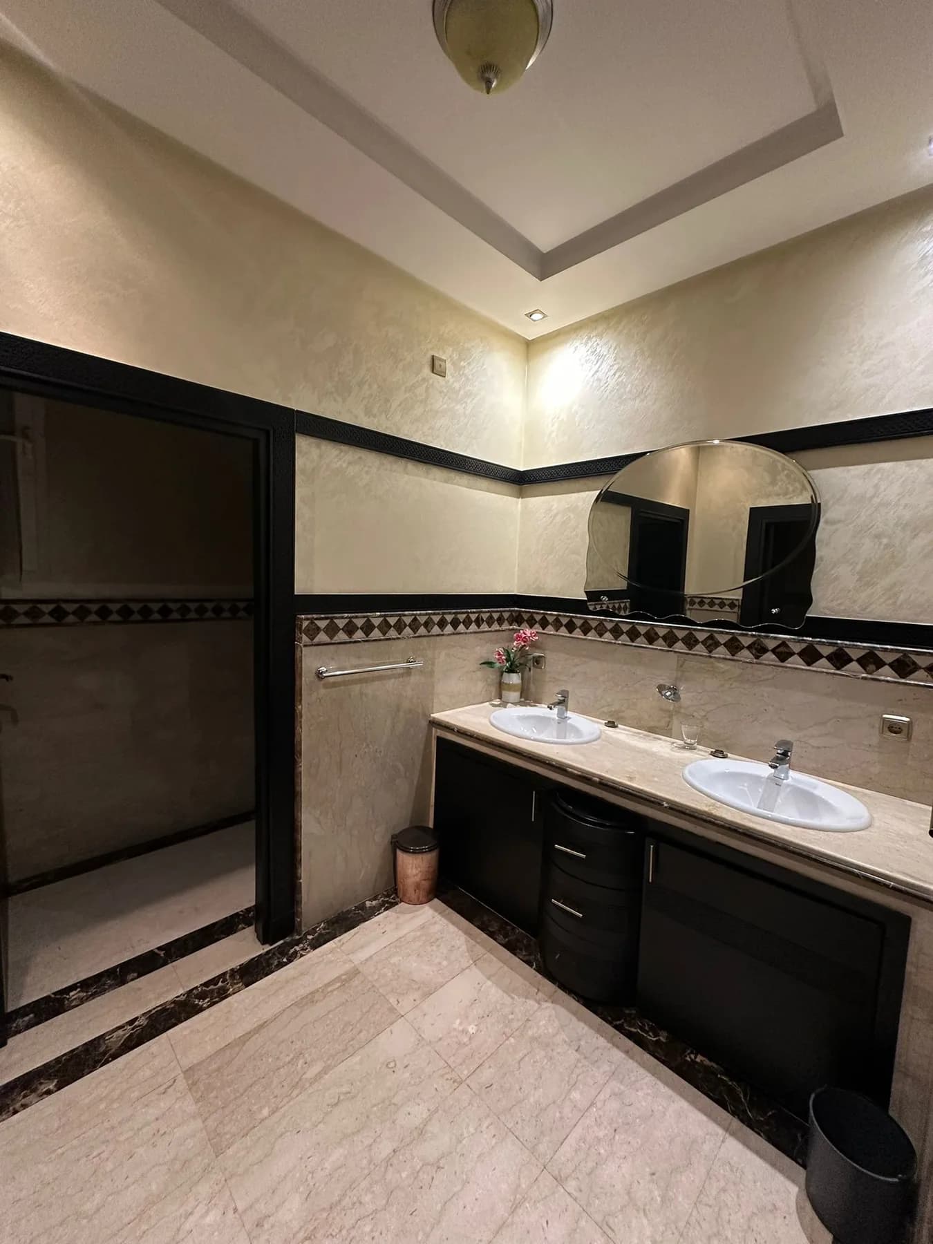 Villa Nova — salle de bain moderne